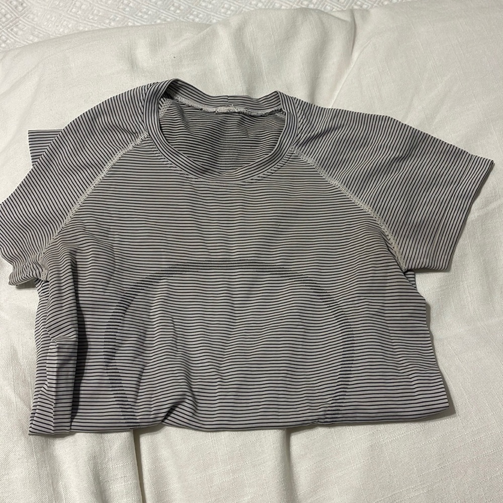 Lulu Lemon Swiftly Tech Size 6 black and white striped